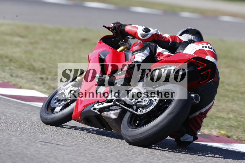 Archiv-2025/49 26.08.2025 Cornu Master School ADR/rot-rouge/27